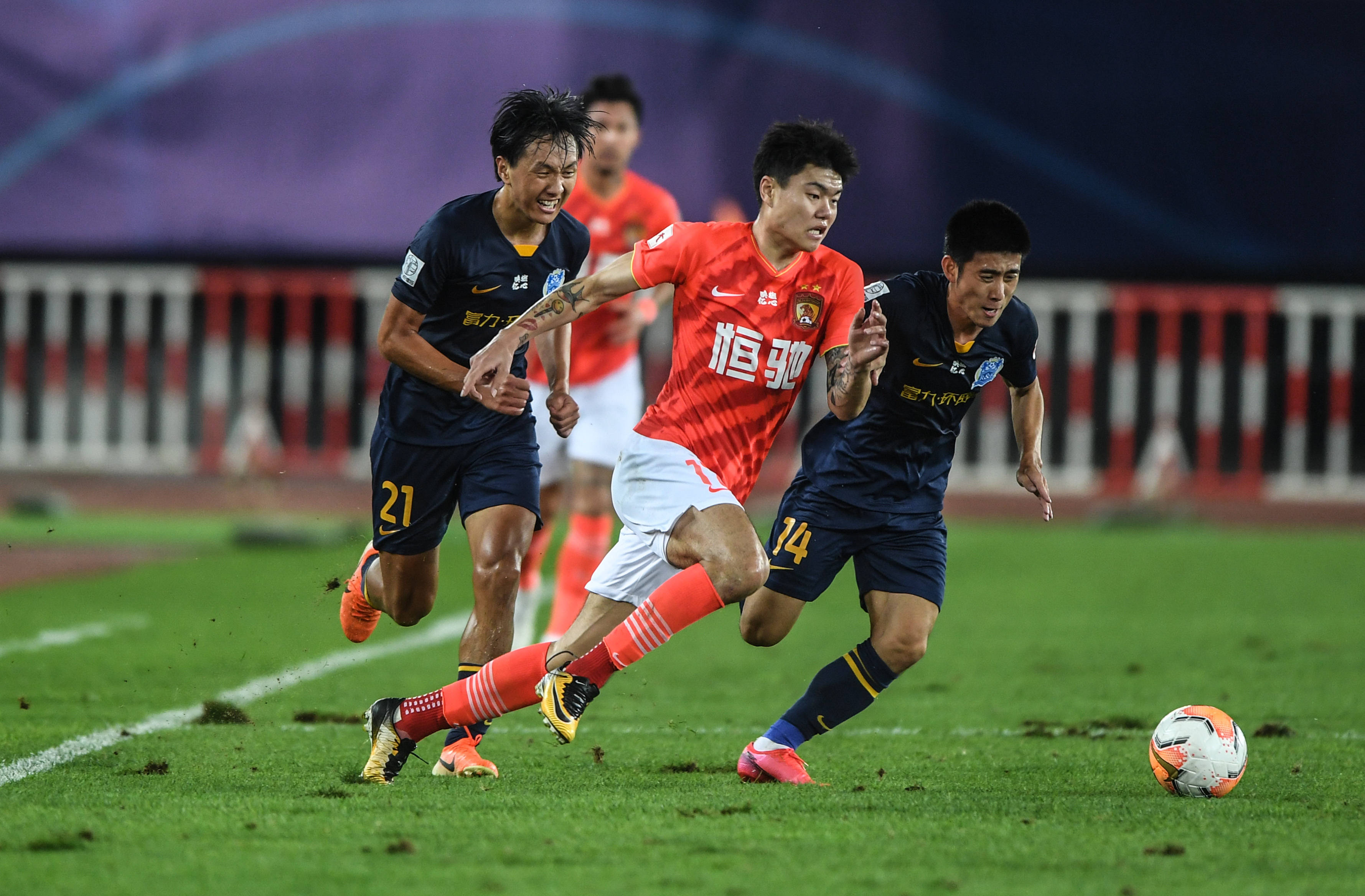 甲联赛中 甲联赛中