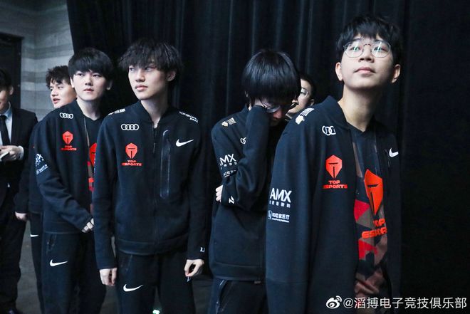 田径赛场上 田径赛场上