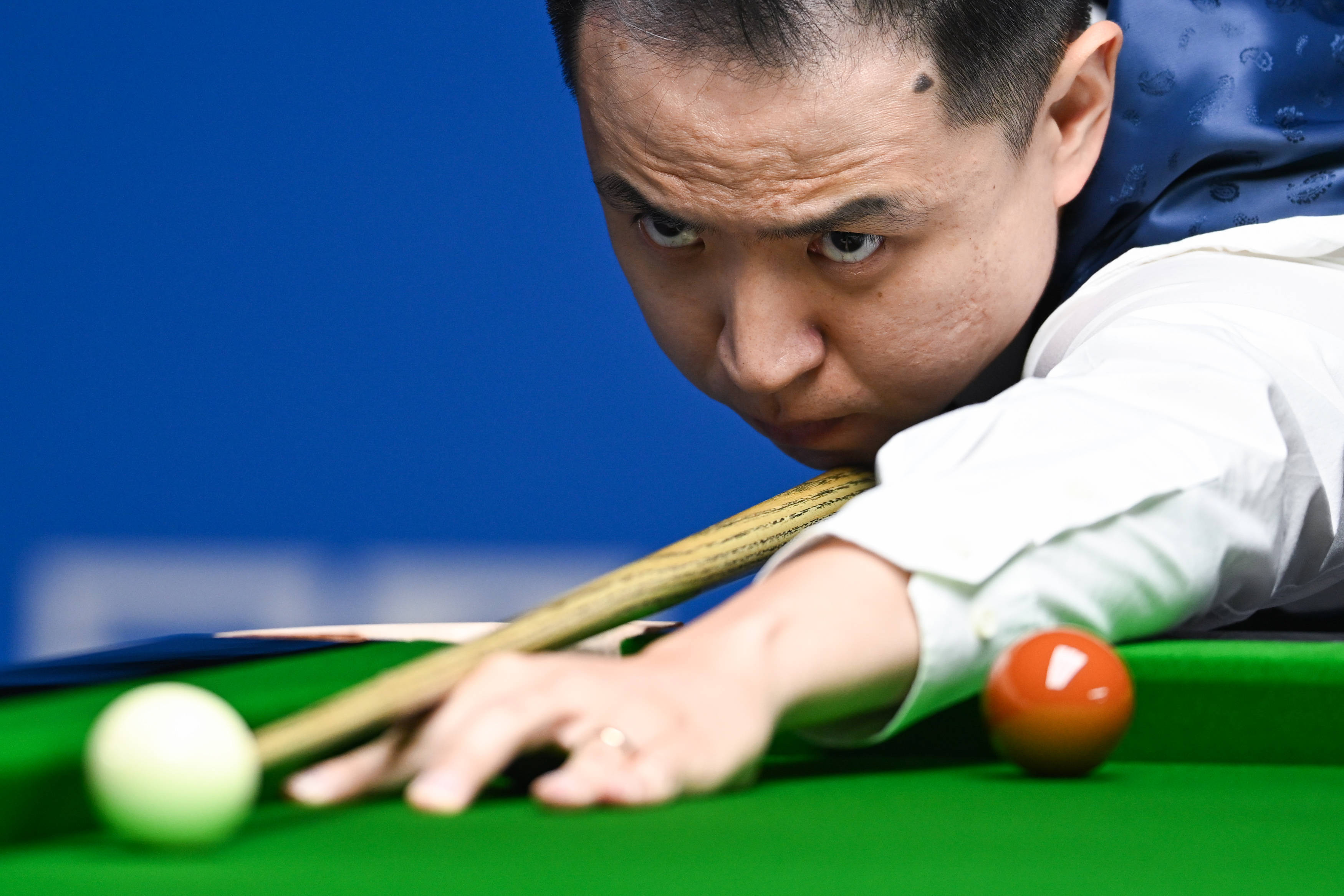 中场的防线 中场的防线