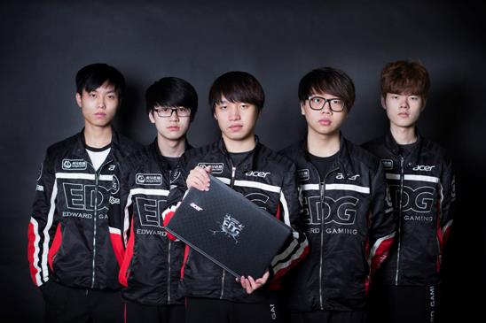 帮助队友轻 帮助队友轻